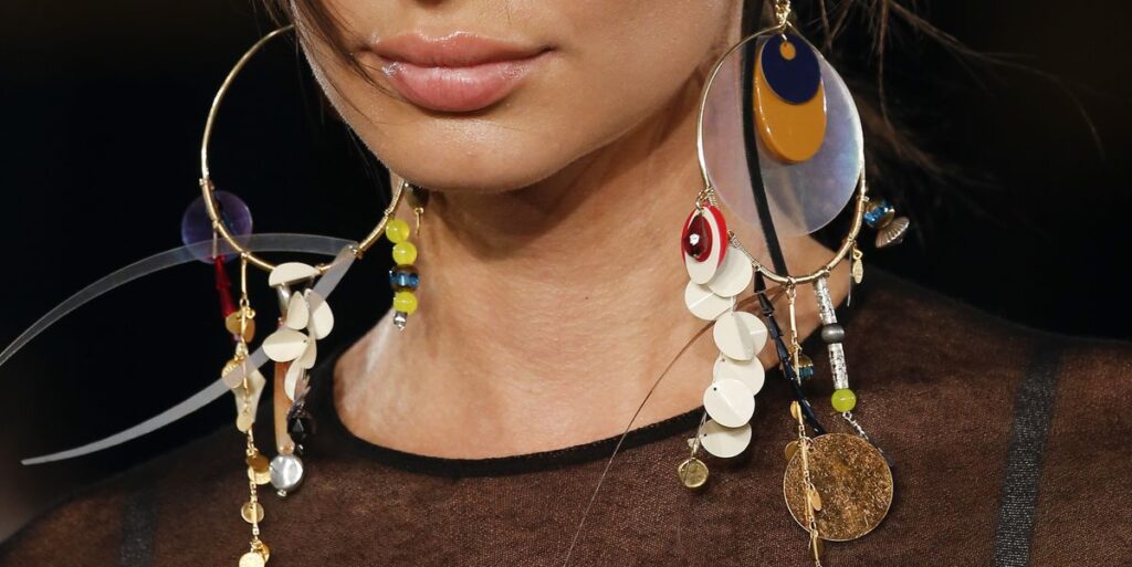 What kind of artificial jewelleryto wear in the summer of 2023? What kind of artificial jewelleryto wear in the summer of 2023?