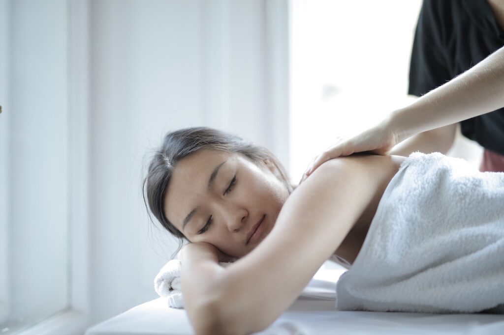 WHAT TO LOOK FOR IN A QUALITY DAY SPA: A GUIDE FOR FIRST-TIMERS WHAT TO LOOK FOR IN A QUALITY DAY SPA: A GUIDE FOR FIRST-TIMERS