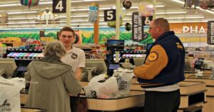 What Are The Duties And Duties Of A Courtesy Clerk?