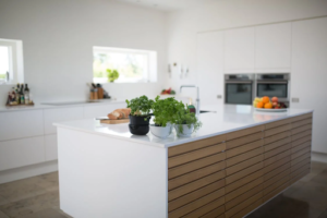 Maximizing Your Kitchen Space with the Help of a Contractor in Dubai