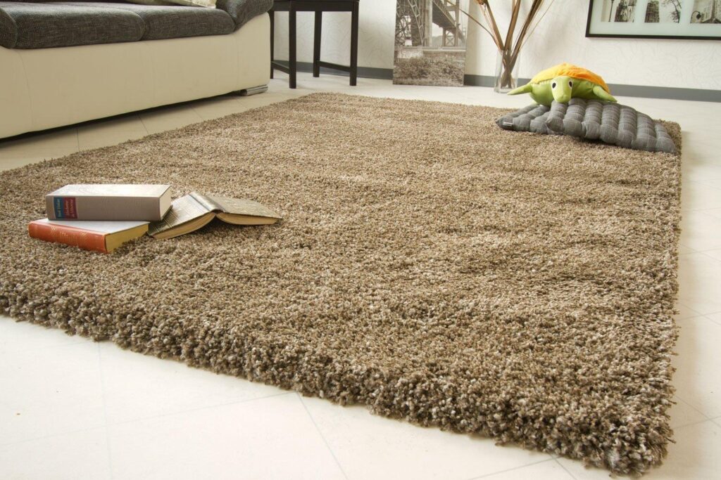 How to Create a Cozy Minimalist Bedroom with Shaggy Rugs? How to Create a Cozy Minimalist Bedroom with Shaggy Rugs?